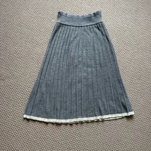 Worthington Vintage Gray Knit Pleated Skirt with White Trim Size Large
